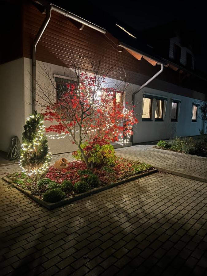 Harthausen  Pension Zum Paradies מראה חיצוני תמונה
