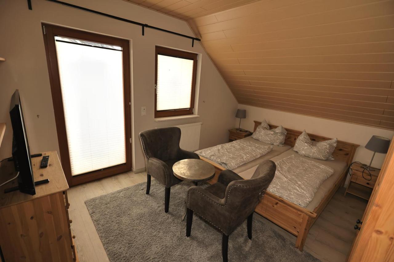 Harthausen  Pension Zum Paradies מראה חיצוני תמונה