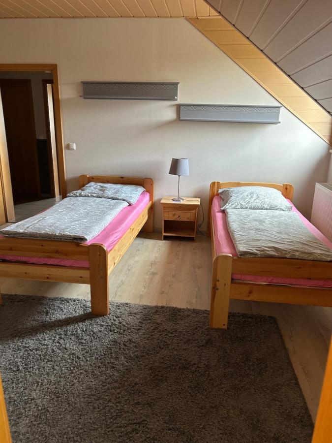 Harthausen  Pension Zum Paradies מראה חיצוני תמונה